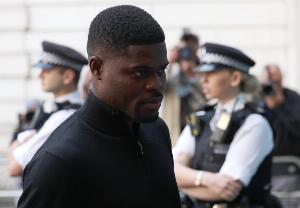 镜报：前阿森纳中场托马斯对强奸和性侵指控表示不认罪