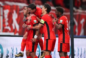 记者：国安、海港的防守漏洞不少 但光论进攻两队的战术含量最高