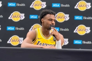 新赛季角色？布朗尼：我只是需要抓住任何机会 上场打球努力生存