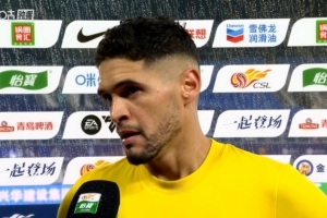 西海岸外援里切利：因为判罚和犯规导致两人罚下，轮不到我来点评