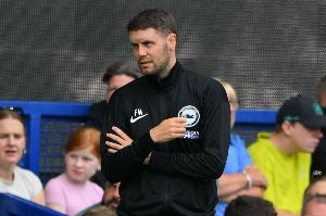 布莱顿主帅：球队今天在进攻端很有套路和灵活性 维尔贝克非常棒