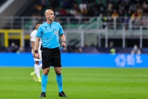 英超第9轮裁判：安东尼-泰勒主裁曼联VS布莱顿，胡珀执法利物浦