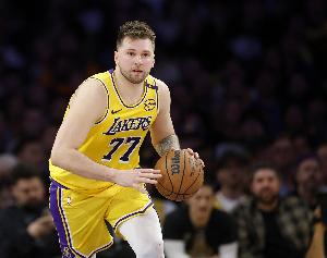 东契奇单场至少45分10板5助5三分 湖人队史第二人&比肩07年科比