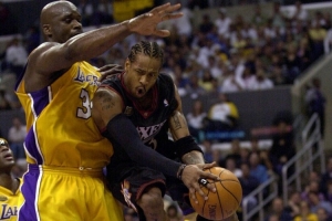 艾弗森：曾觉得打篮球很软 但撞上奥尼尔才知道那运动并不软