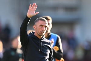 记者：狼队考虑前主帅加里-奥尼尔 俱乐部所有者仍对其有很高评价