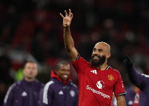 姆伯莫上赛季以来英超打进25球，边锋球员中仅少于萨拉赫