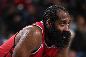 变阵&首节领先两位数！船记：快船看起来攻防两端都好多了