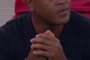 印尼主帅克鲁伊维特在赛后被媒体狂喷：执教水平太差😅